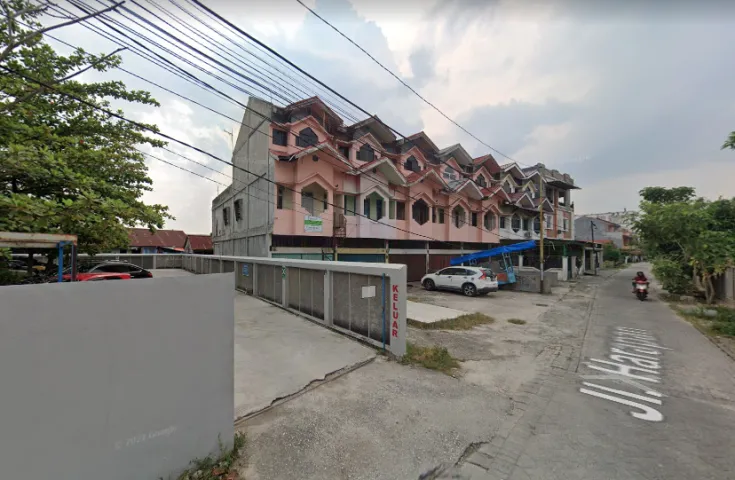 Ruko 2,5 Lantai Dibelakang Bank Central Asia tengah Kota Depan Hokbend Dijual 3 Unit Gandeng di Pekanbaru Riau