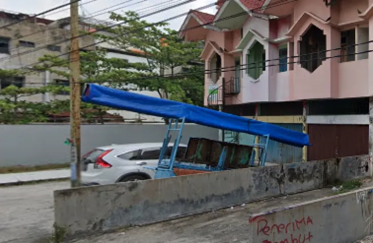 Ruko 2,5 Lantai Dibelakang Bank Central Asia tengah Kota Depan Hokbend Dijual 3 Unit Gandeng di Pekanbaru Riau