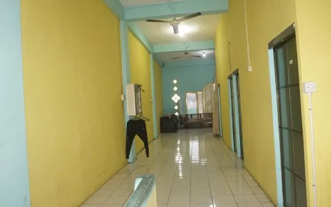 Ruko Pinggir Jalan Tengah Kota Siap Huni 3,5 Lantai Dijual Cepat Di Pekanbaru