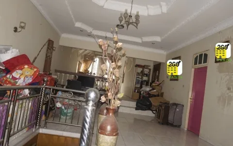 Rumah Siap Huni 2 Tingkat Halaman Luas Furniture Ada Di Pekanbaru