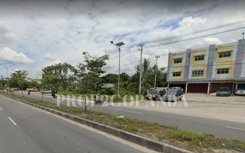Disewakan Ruko 3 Lantai Full Pinggir Jalan Besar Air Hitam Pekanbaru