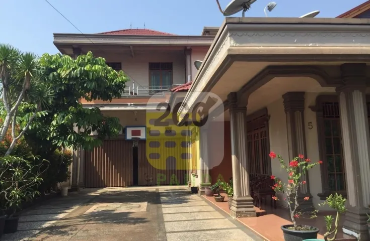 Rumah Dengan Halaman Luas Dan Ada Taman Dijual Siap Huni Di Pekanbaru