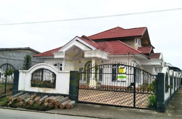 Rumah Berpagar Penuh Dua Lantai Dijual Cepat Di Jalan Kapau Sari Pekanbaru