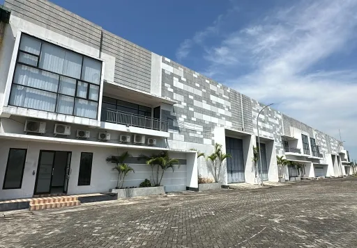 Disewakan Gudang  3 unit gandeng dijalan Garudasakti di Pekanbaru