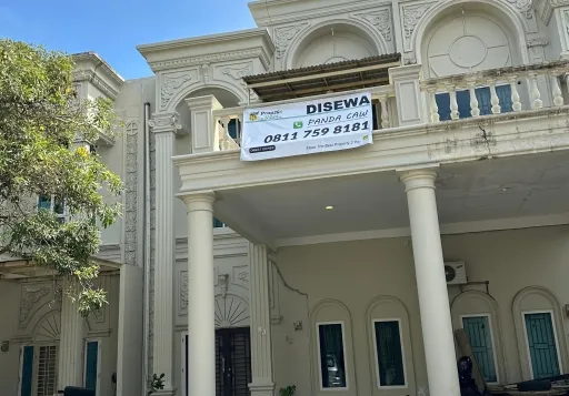 Disewakan Rumah Dengan Fasilitas Kolam Renang Di Pekanbaru