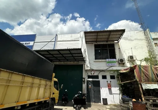Dijual gudang dengan luas 468m2 di Pergudangan Jalan Sm. Amin Pekanbaru