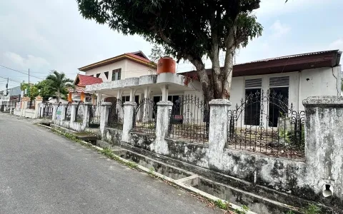 Rumah dijual satu lantai di jalan Hangjebat Pekanbaru