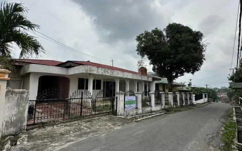 Rumah dijual satu lantai di jalan Hangjebat Pekanbaru