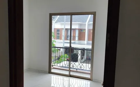 Jual Cepat Rumah Mewah Dua Lantai Harga Dibawah Pasar Didekat Livingworld Pekanbaru