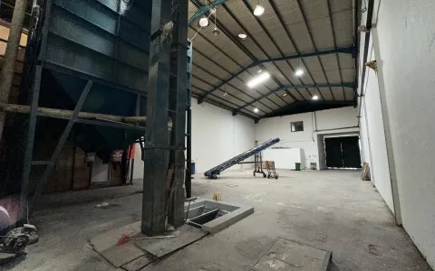 Dijual gudang dengan luas 468m2 di Pergudangan Jalan Sm. Amin Pekanbaru